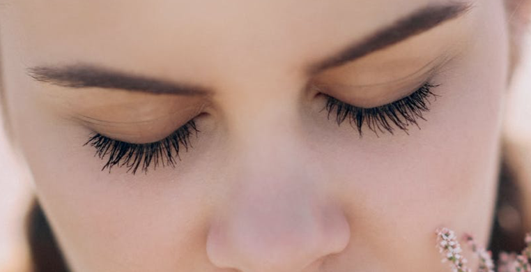 cuidar contorno ojos